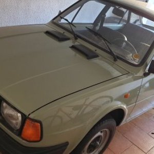 foto Škoda 105L sedan